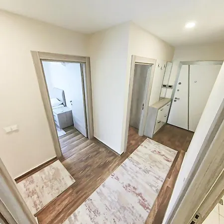Spacious Flat Close To Sea'4' Apartman