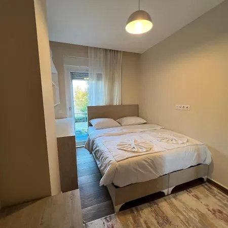 Spacious Flat Close To Sea'4' Apartment *