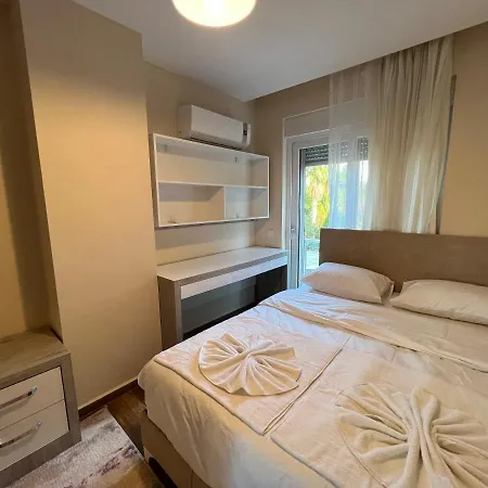 Spacious Flat Close To Sea'4' Apartment